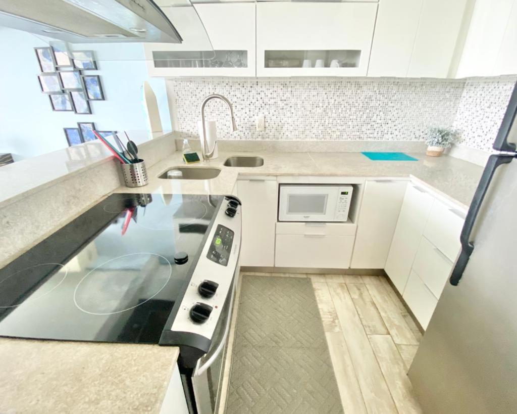 Kasa Brisa Marina Ocean View Balcony Beachfront Apartamento San Juan